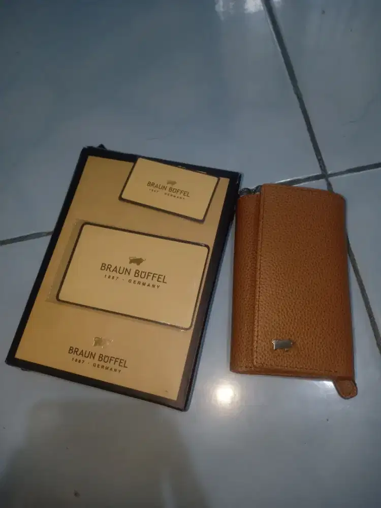 DOMPET KUNCI MOBIL BRAUN BUFFEL ORI KULIT ASLI (KARAMEL) DUS LISENCE