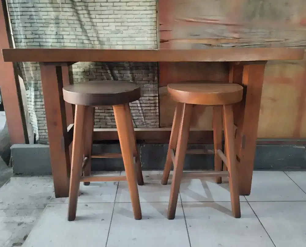 Meja kursi bar kayu utuh trembesi