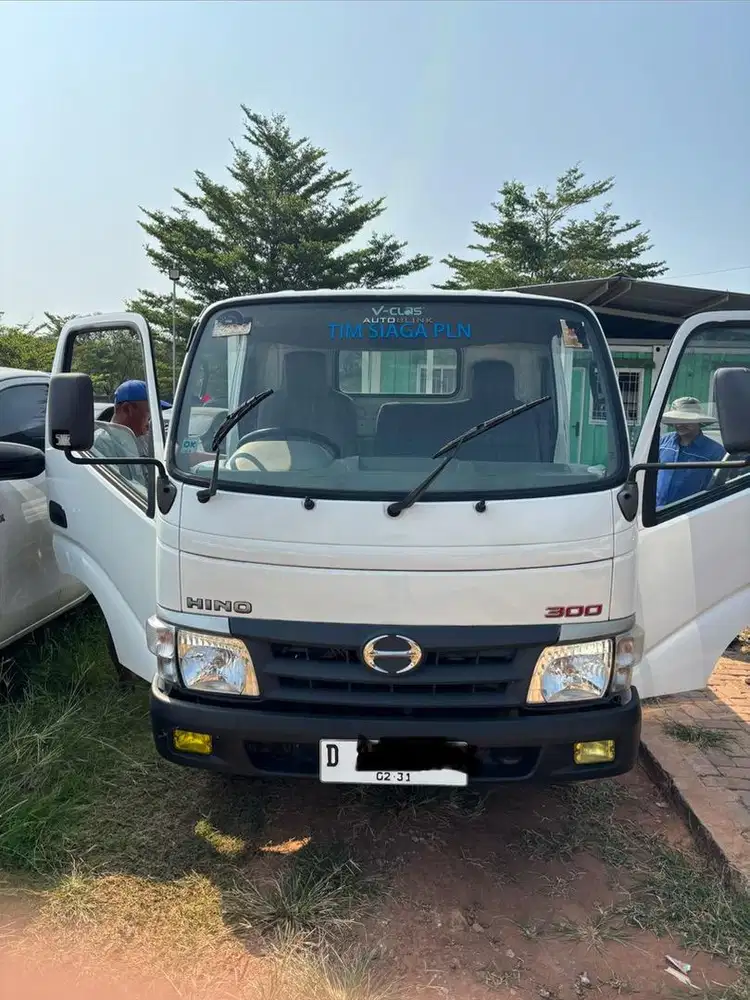 HINO DUTRO 300 TRIWAYS