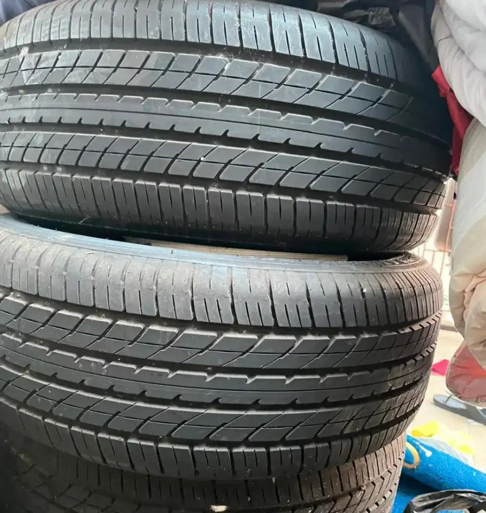 Ban mobil Toyo alparhd