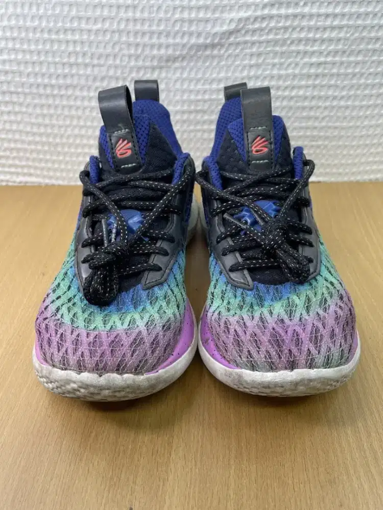 Sepatu under armour curry flow 10