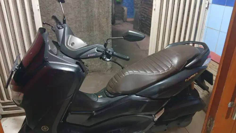 Di jual motor nmax taun 2022 masih mulus