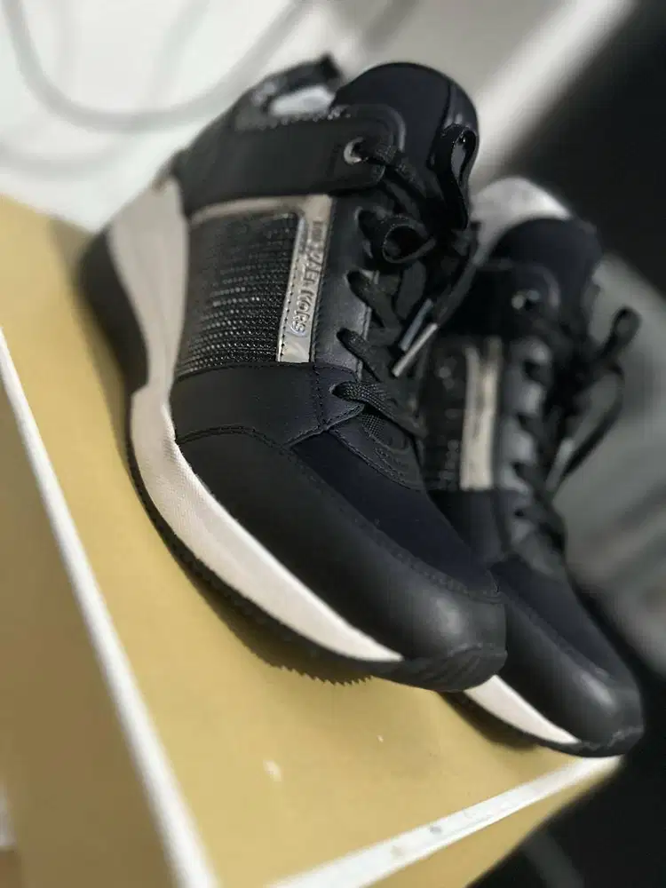 Sepatu Michael Kors Like New