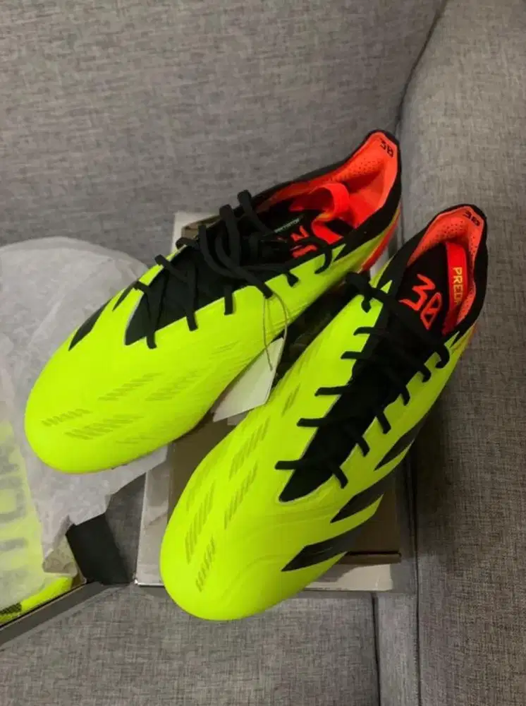 Sepatu bola (football) Predator Elite FT ciprus (second)