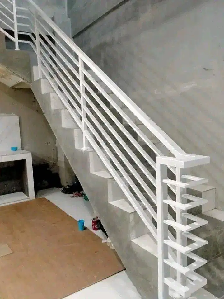 Railing Tangga Besi Anti Karat