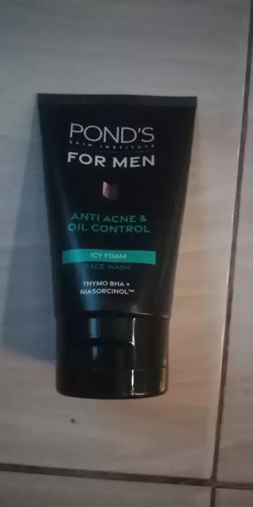 Ponds mens Acne