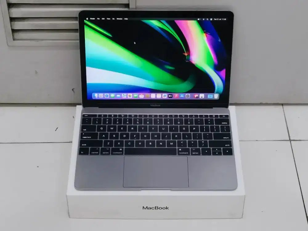 MacBook retina 2017 12 inch intel core m3 ram 8 gb ssd 256 gb