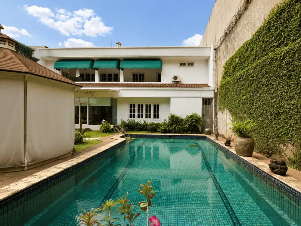 Exclusive Home Simprug Golf | 914 M² | Private Pool & Gazebo