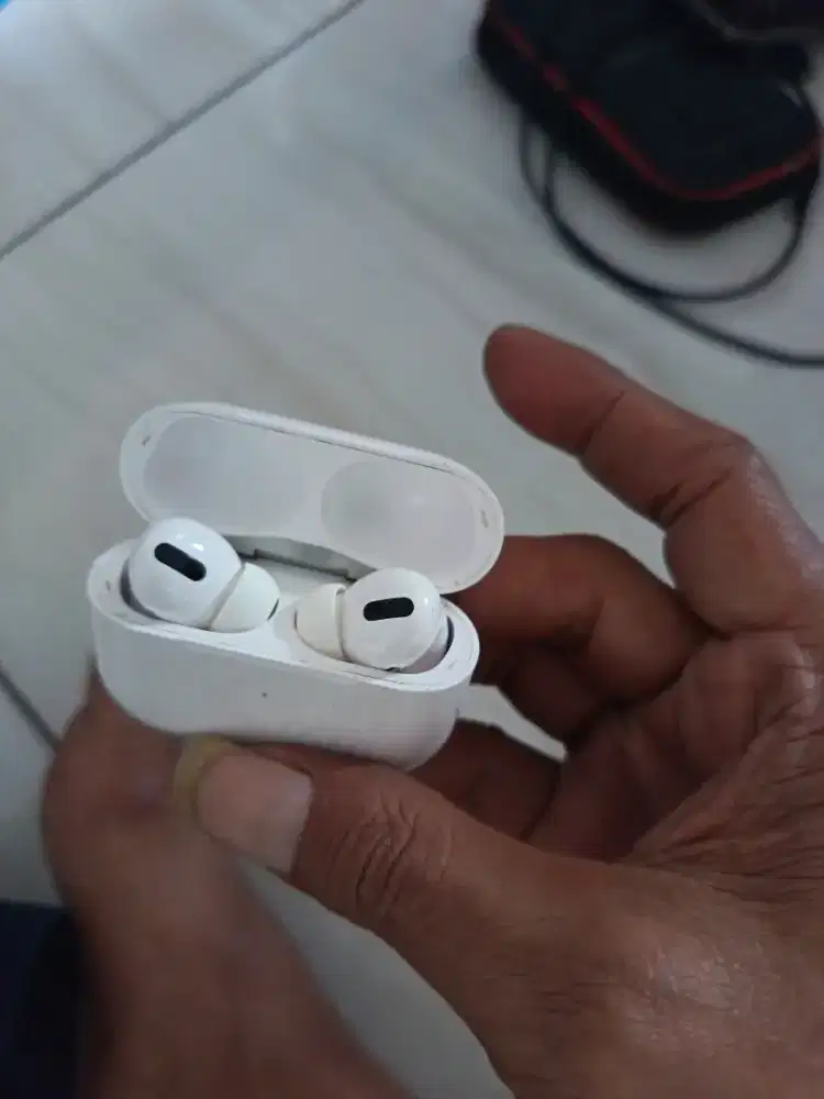 airpod pro gen 1 original apple