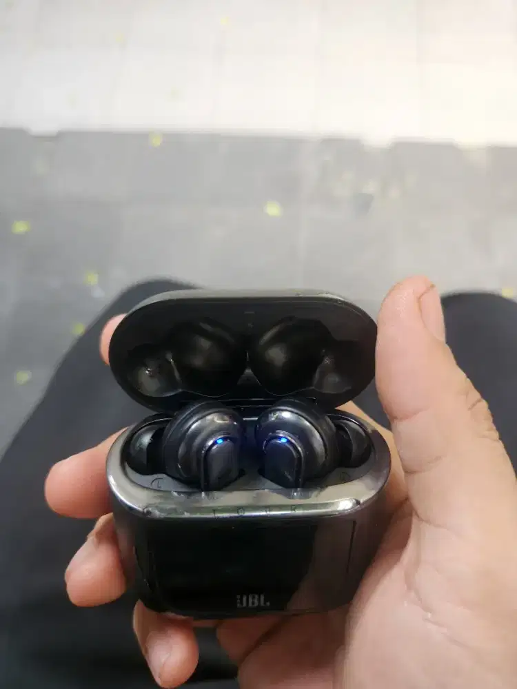 Jbl tour pro 2 second