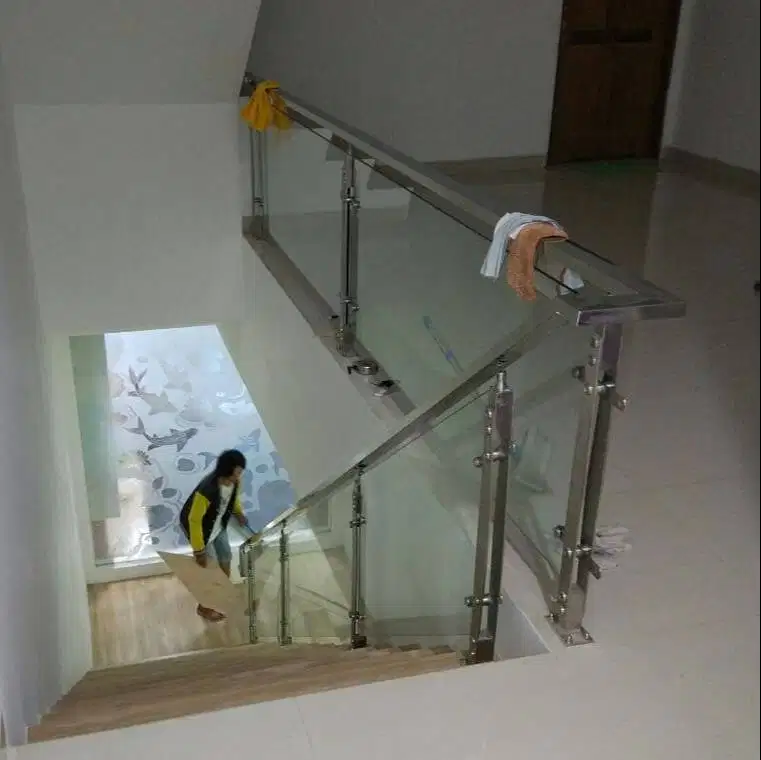 Railing Tangga Kaca Tempered