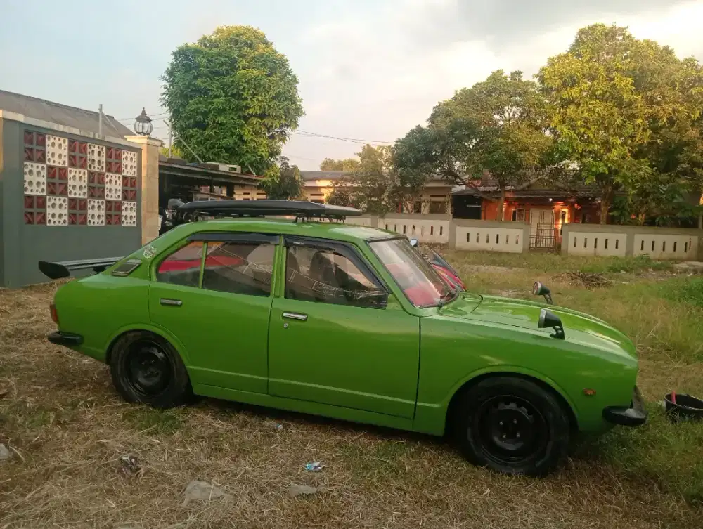 Mobil Corolla ke 20