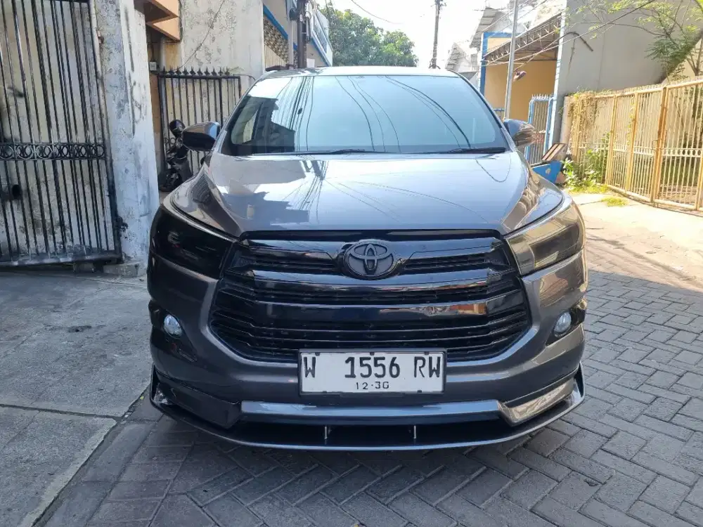 KIJANG INOVA REBORN 2.0 A/T 2015 GREY