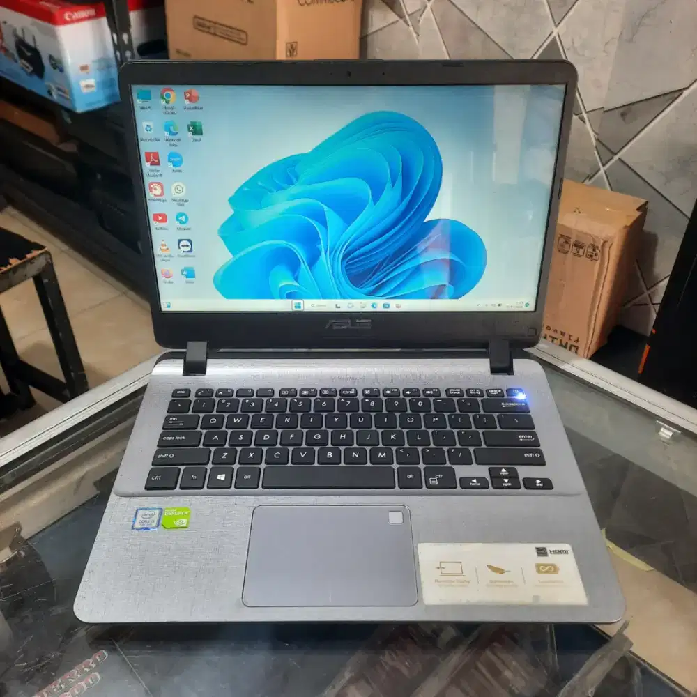 Asus A407U, Core i3 Gen 7, VGA 2GB, RAM 8GB, SSD 256GB, Layar 14 inch