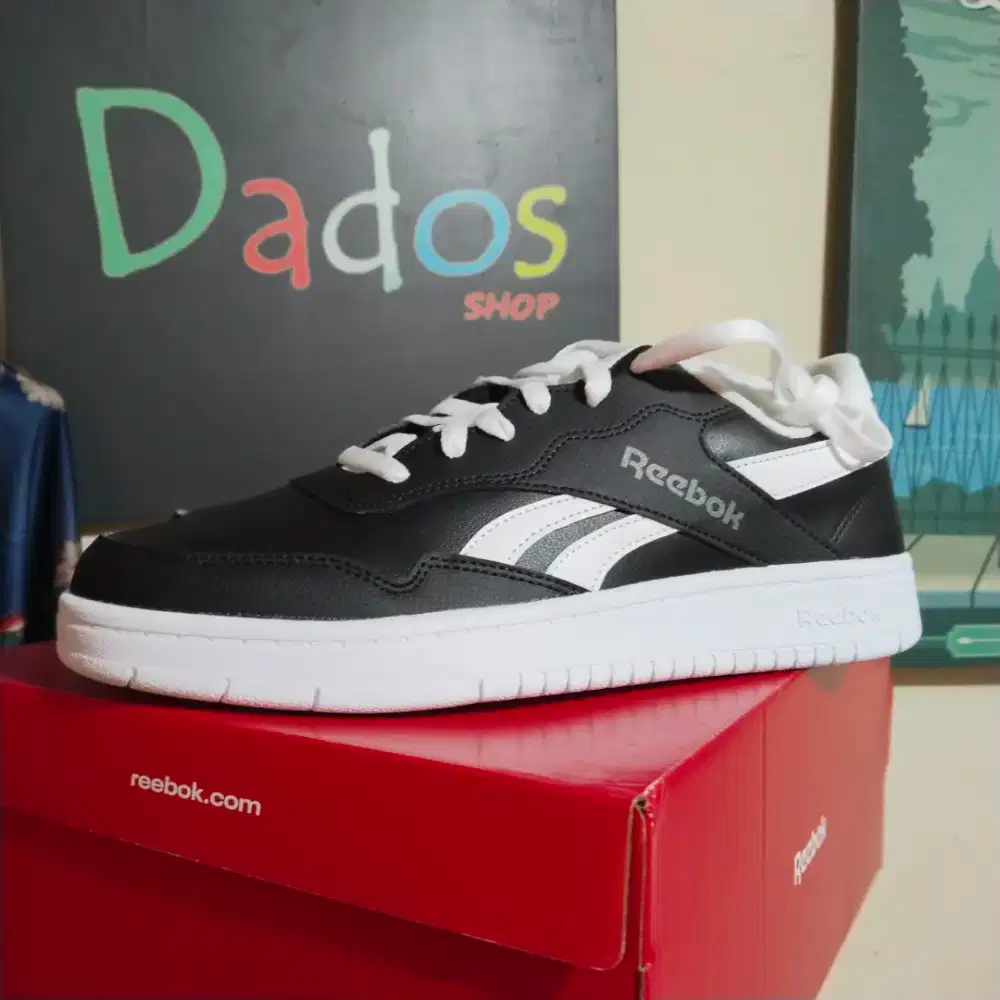 Sepatu Reebok pria