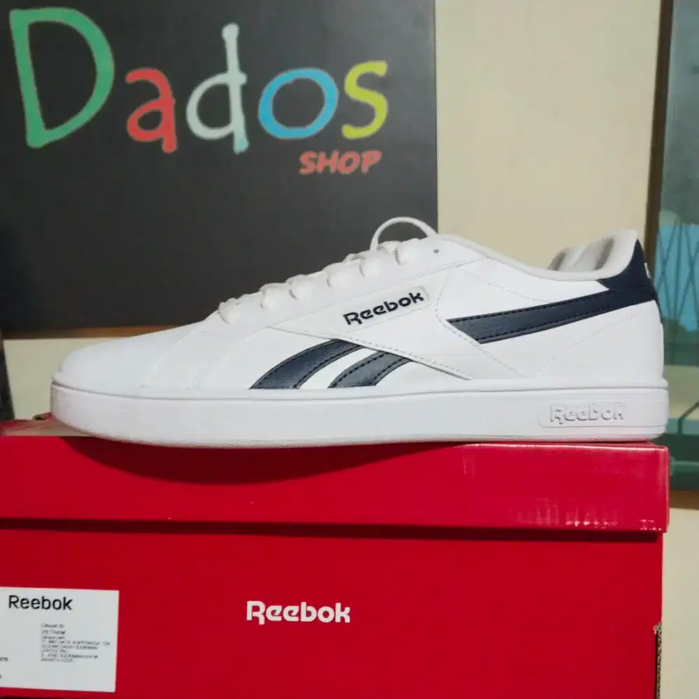 Sepatu Reebok pria