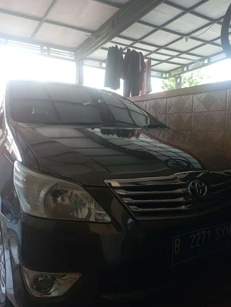 Toyota Kijang Innova 2011 Bensin