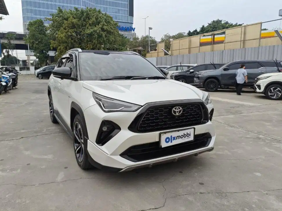 Pajak Panjang - Toyota Yaris Cross 1.5 S GR HV TSS Two Tone Hybrid