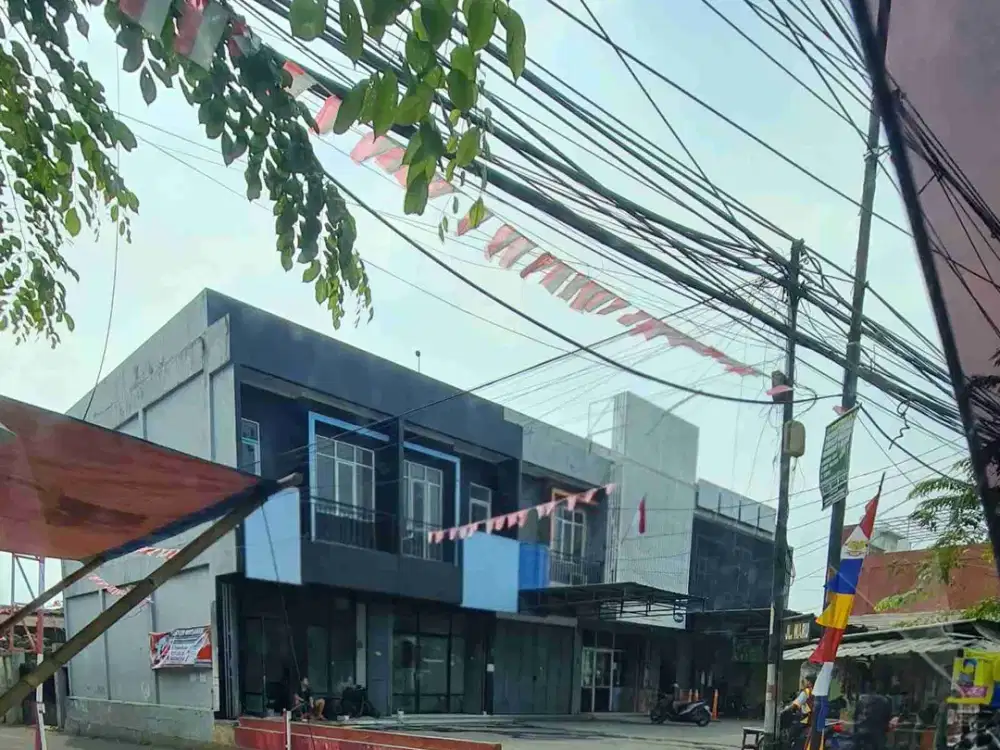 Disewakan Ruko  Gandeng 2 Lantai  Siap pakai di Pinggir Jalan raya Pekayon