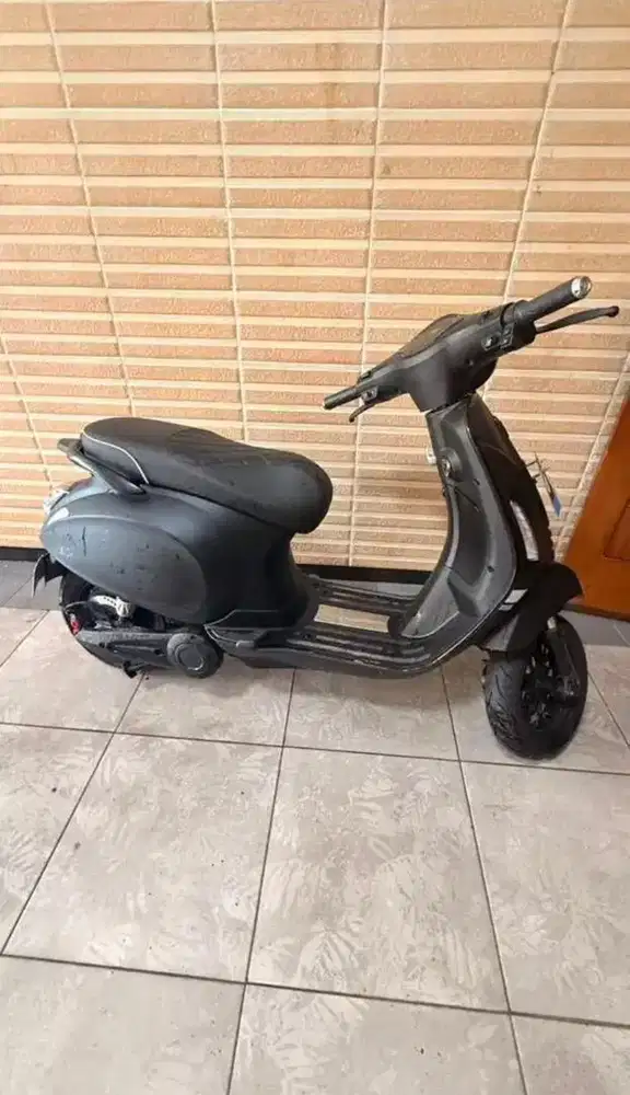 EXOTIC BY PACIFIC VESPA SPRINTER HITAM MOTOR LISTRIK 1200 WATT