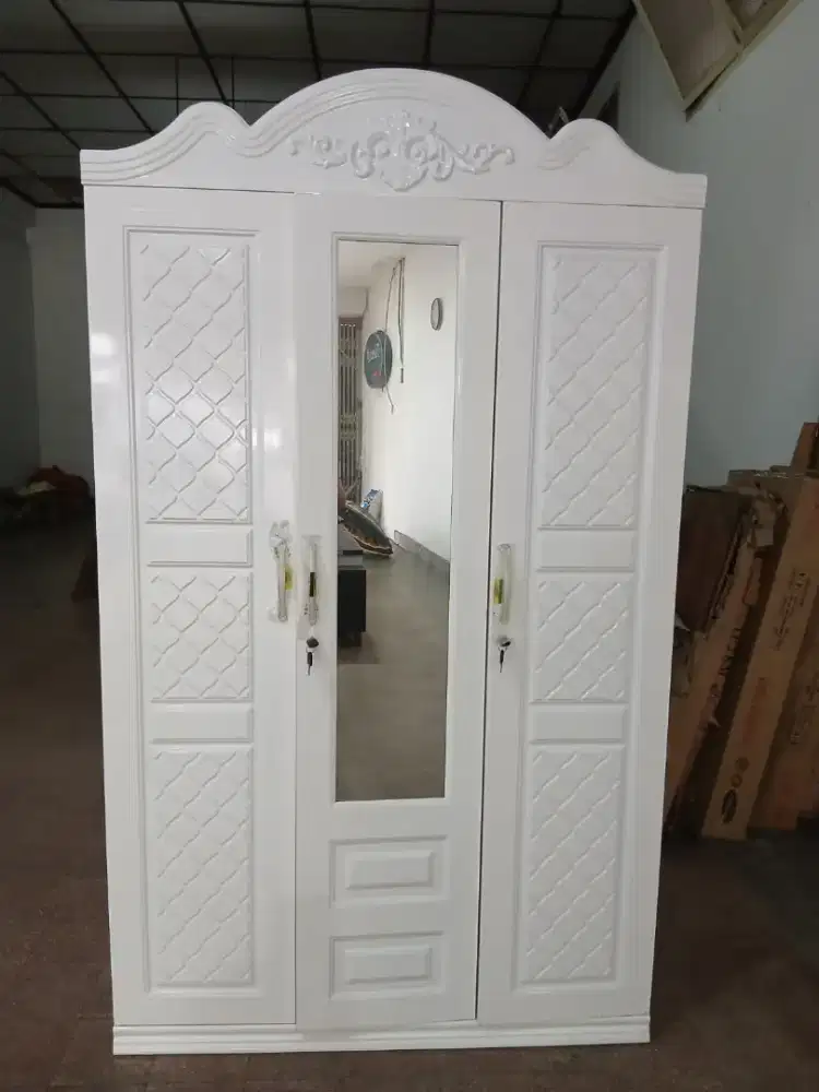 Lemari 3 Pintu Murah Malang