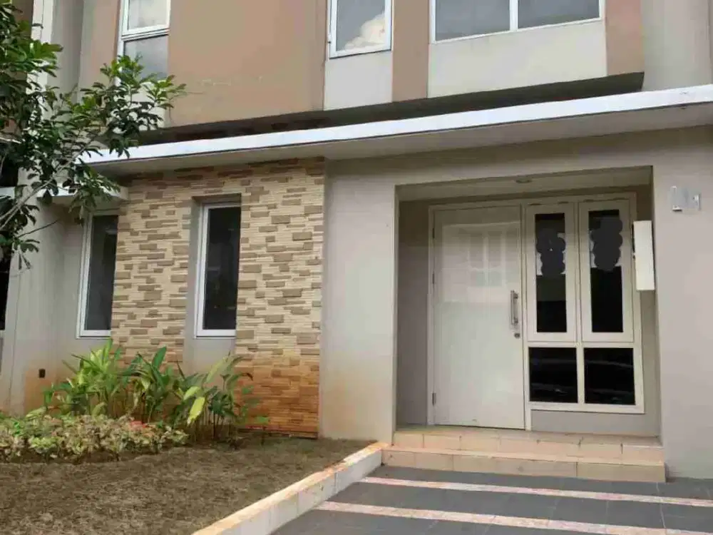Rumah Belum Pernah Dihuni di Cluster Thompson Gading Serpong