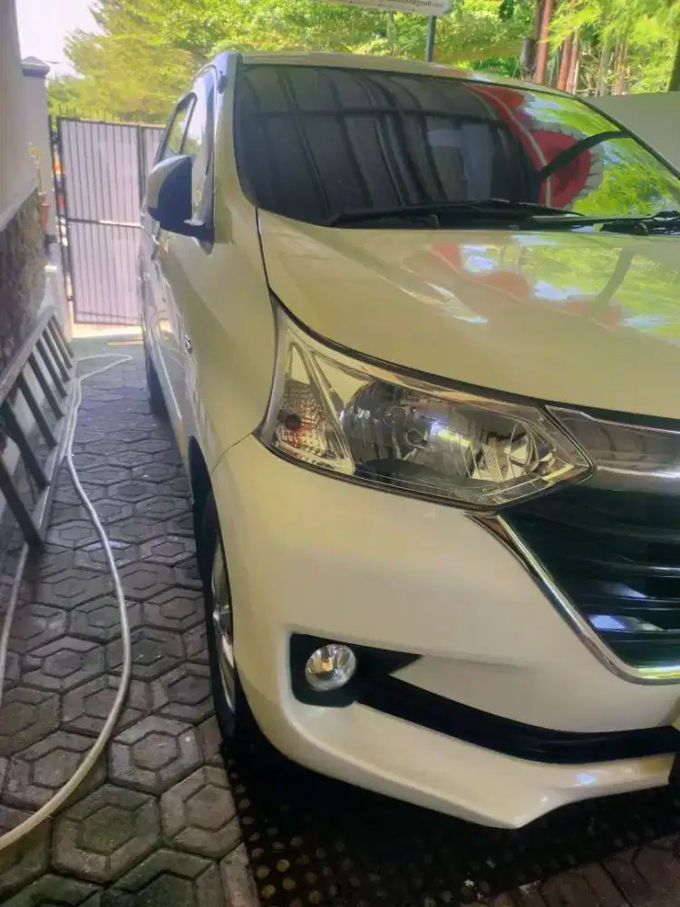 Avanza g matic 2018 putih