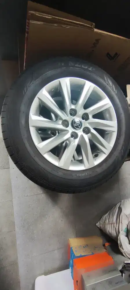 Dijual Velg dan Ban R16