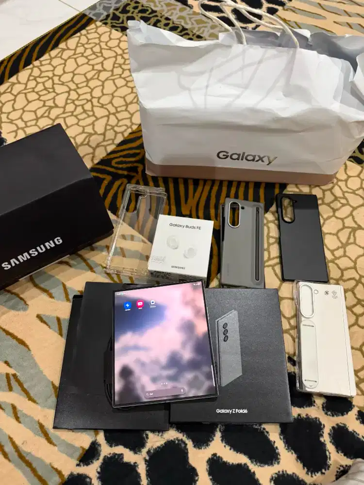 Jual Samsung Fold 6 12/512GB (Fee Buds FE)