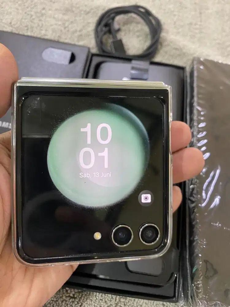 Samsung Flip5 5G 8/512 mint,, MINUS