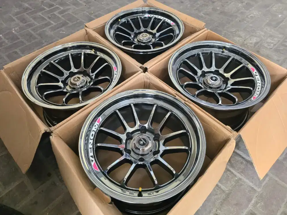 Velg VENOM BLACKCHROME FLOWFORM R18 Fortuner Hilux Hiace Pajero Strada