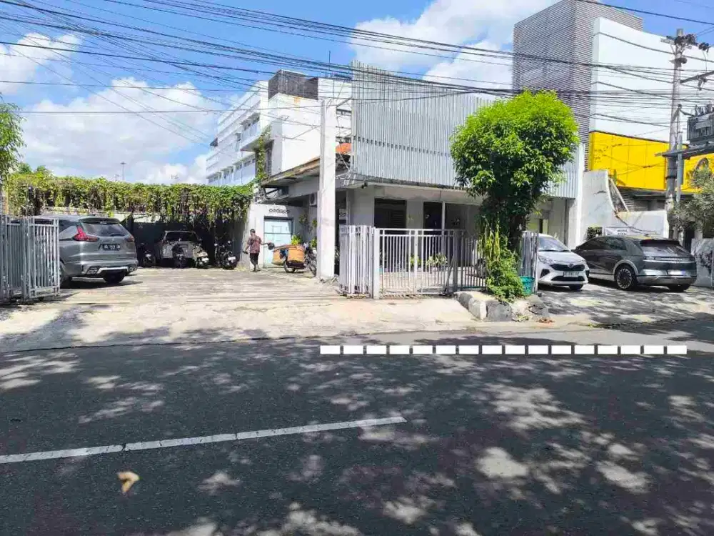 Ruang Usaha Strategis Tepi Jalan Raya dekat Slamet Riyadi Solo