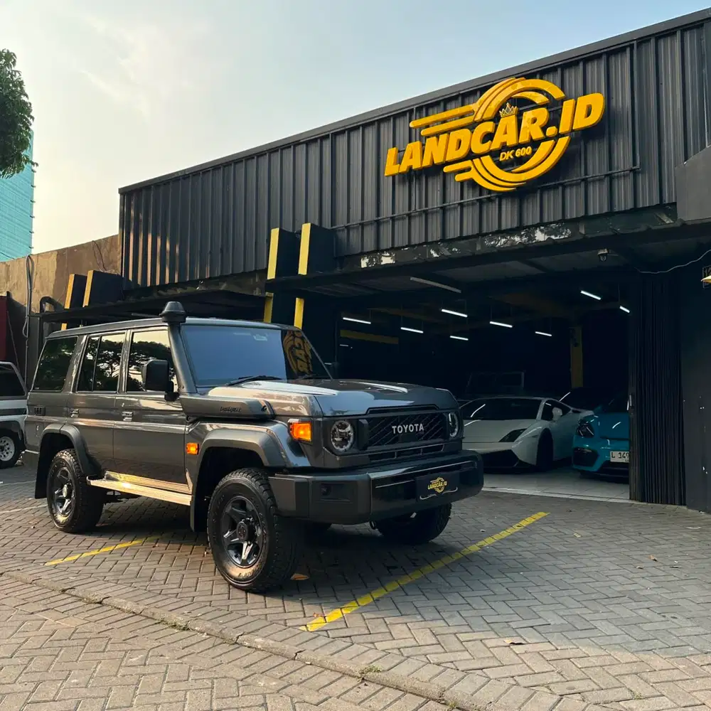 Toyota Land Cruiser 70 LX 2.8 AT 2025