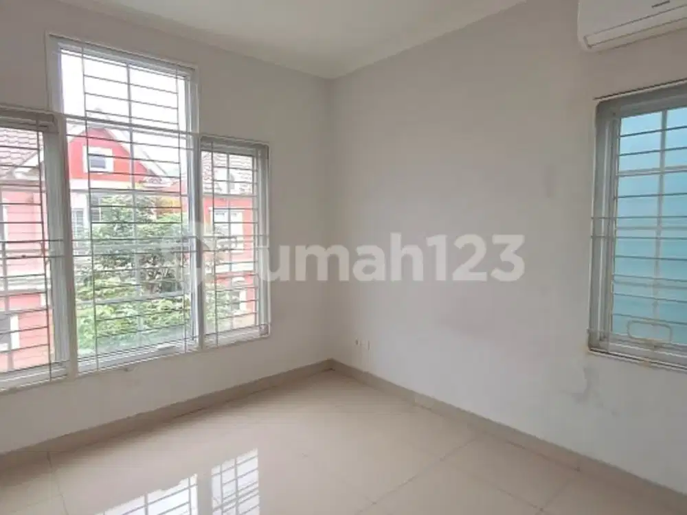 Rumah Cantik Terawat 3 Lantai Cluster Omaha Gading Serpong