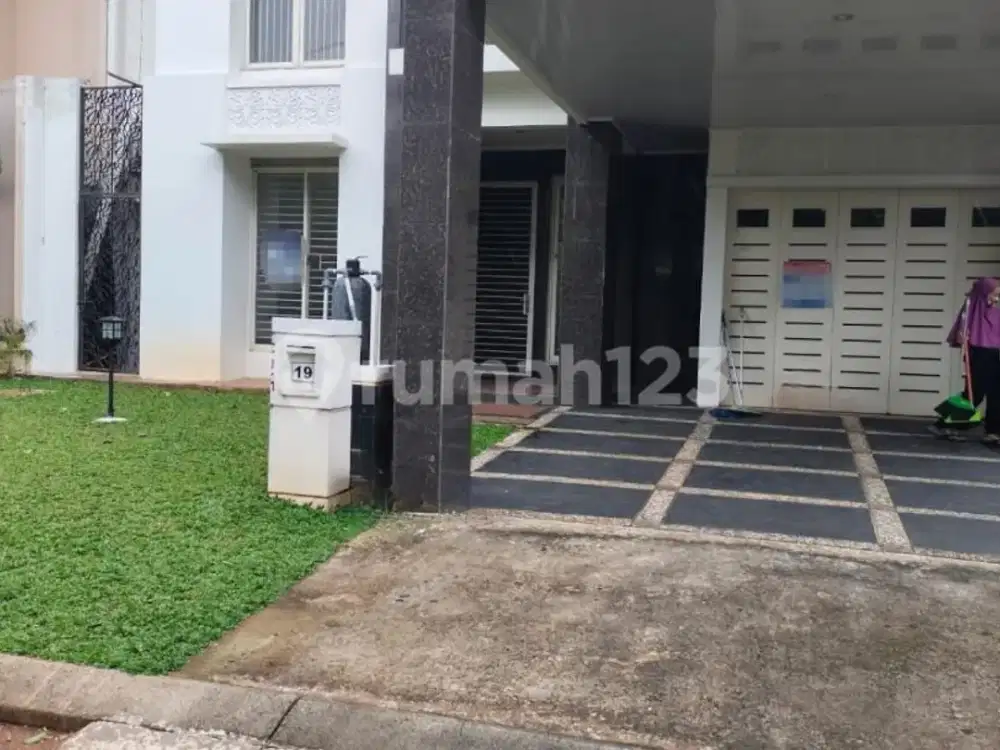 Disewakan Rumah 2 Lantai Siap Huni di Sutera Alba / Renata