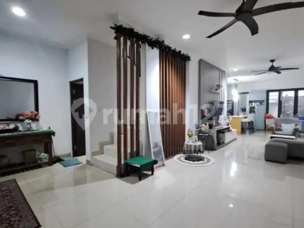 Rumah 2 Lantai Sudah Renovasi Nusaloka Bsd