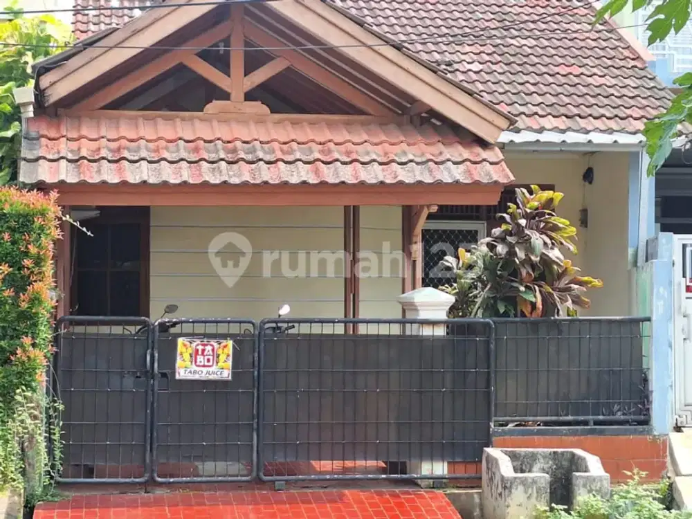Rumah Bagus Terawat di Villa Bintaro Indah