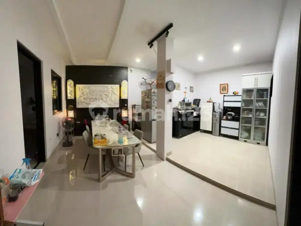 Rumah Cantik Semi Furnish di The Green BSD Cluster Bayan Ville