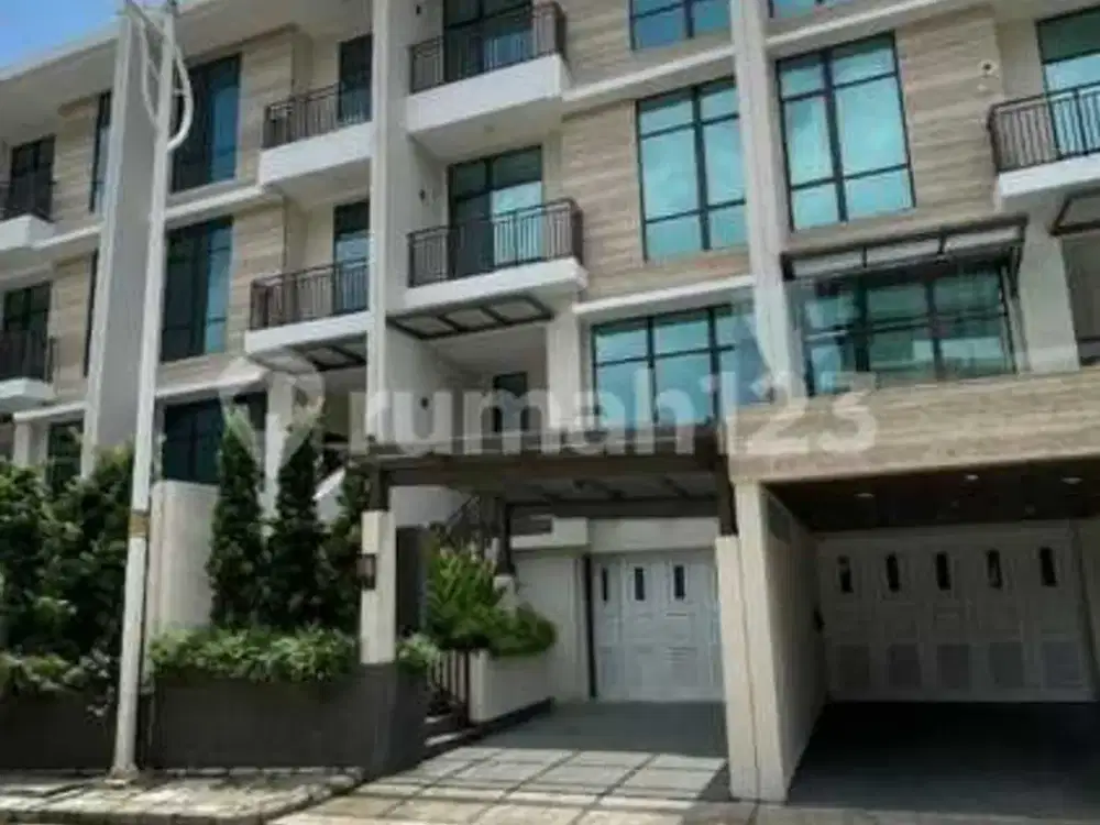 Townhouse Mewah 4 Lantai di Pondok Indah, Jakarta Selatan