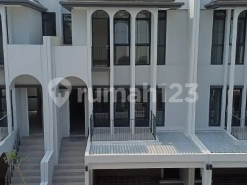 Rumah Mewah 3 Lantai Greenwich Park, Cluster Aether BSD City