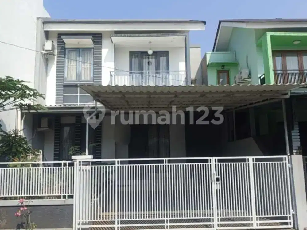 Rumah 2 Lantai, Bagus, Sangat Strategis, di Nusaloka BSD