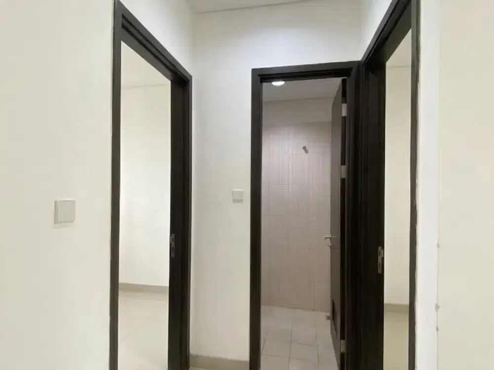RUKO 2 LANTAI SAVOY JGC DENGAN CARPORT – SIAP HUNI