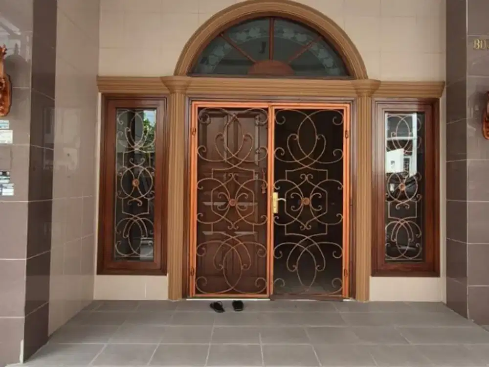 RUMAH 2LT SIAP FURNISH DI KELAPA KOPYOR TIMUR KELAPA GADING JAKARTA UTARA