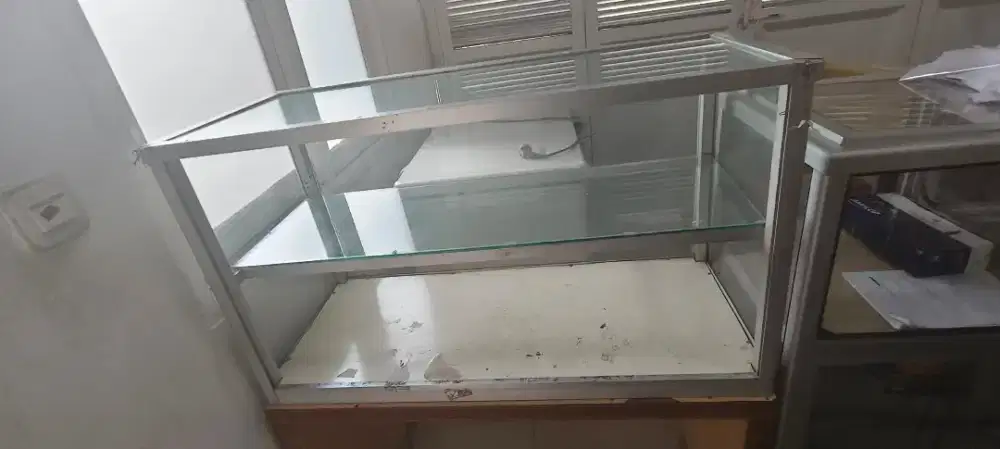 Etalase 2 susun plus meja