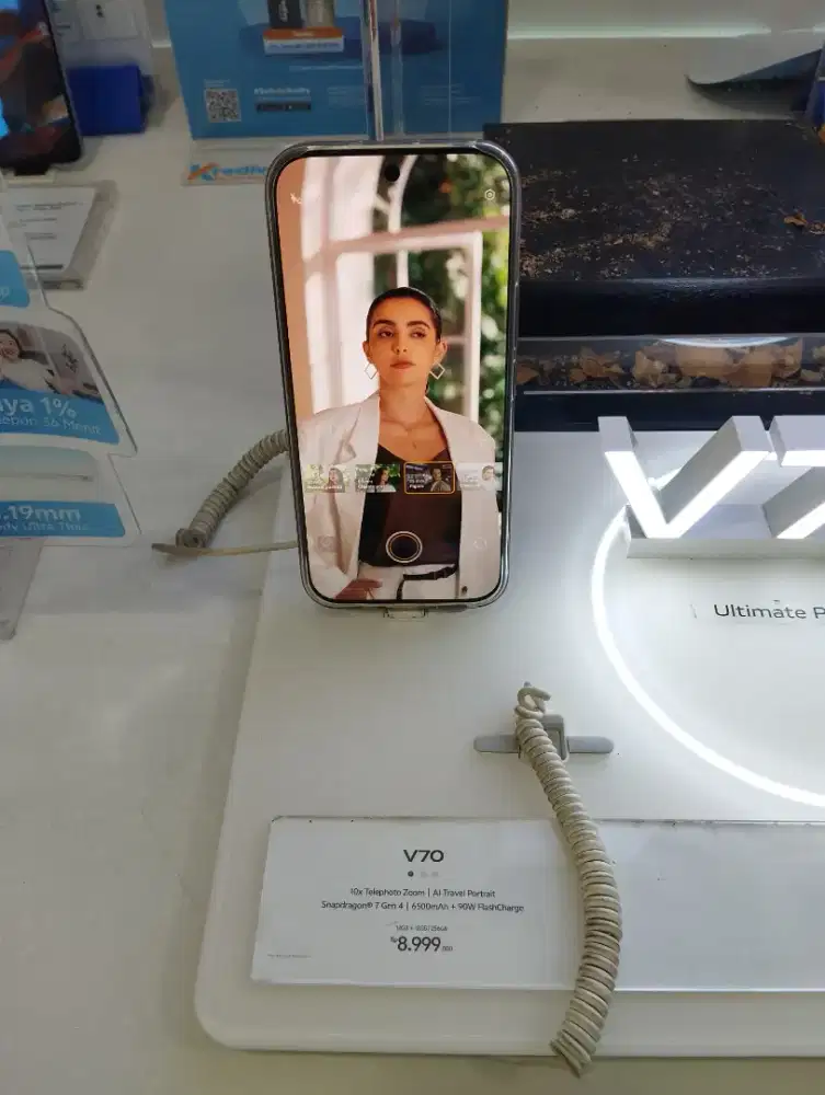 Cicipan Handphone Vivo V70 di Indodana