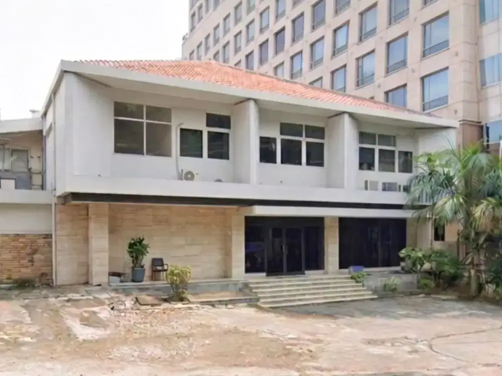 Prime Commercial Property For Lease In Gambir Jakarta Pusat size 822m