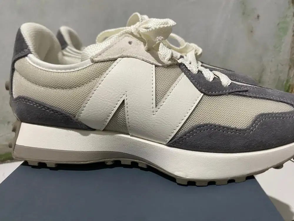Sepatu new Balance 327
