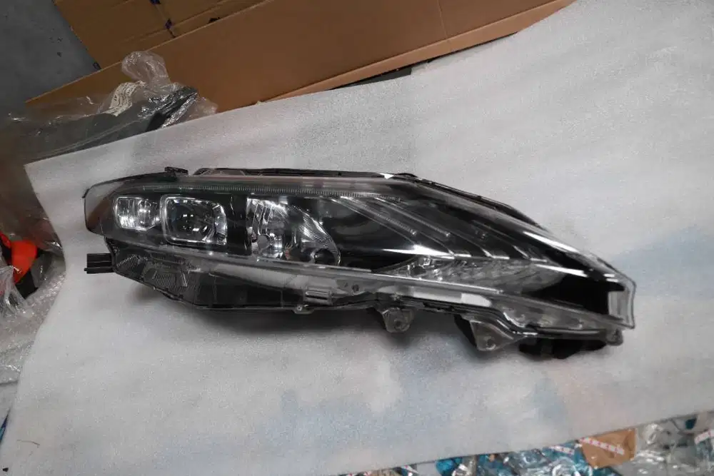 HEADLAMP KANAN TOYOTA HARRIER 2014, 81140484,40