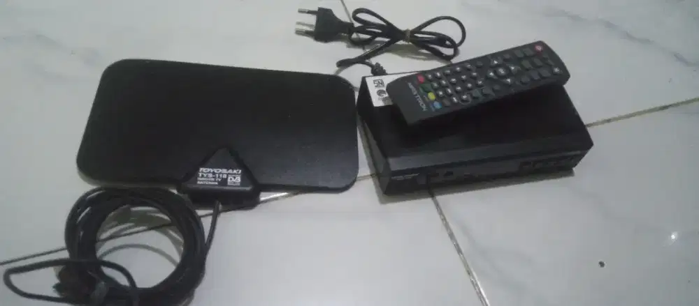 STB MAXTRON + ANTENA