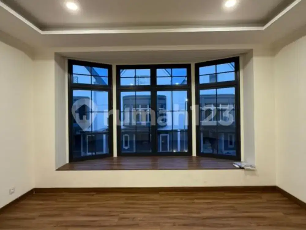 Rumah Cantik 2 Lantai Cluster Louise Summarecon Gading Serpong